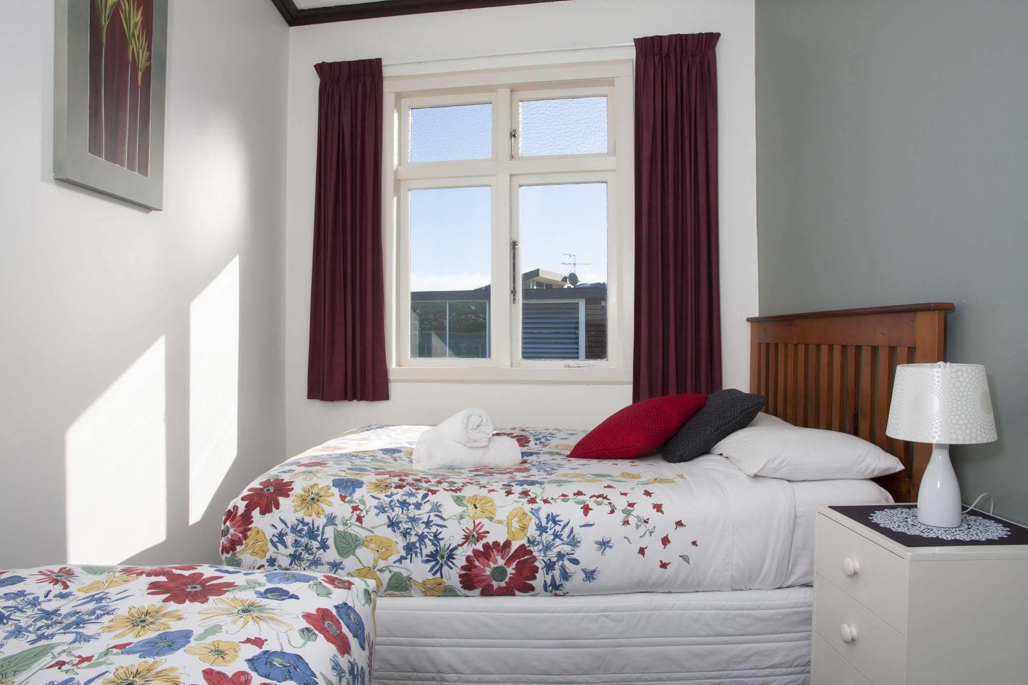 Moana Lodge Plimmerton Bagian luar foto